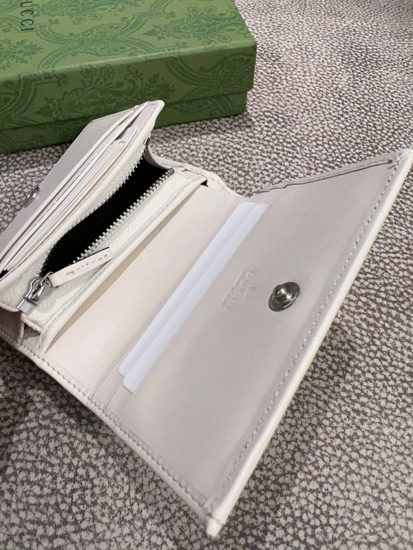 グッチ財布 レプリカ内部構造